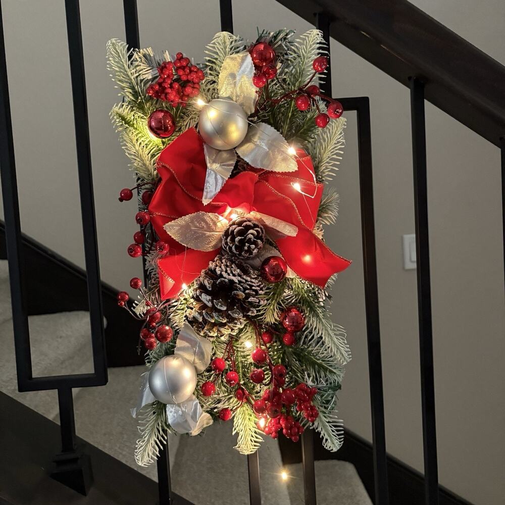 Lighted Christmas Swag Stairway Teardrop Wreath Battery Operated Cordless New